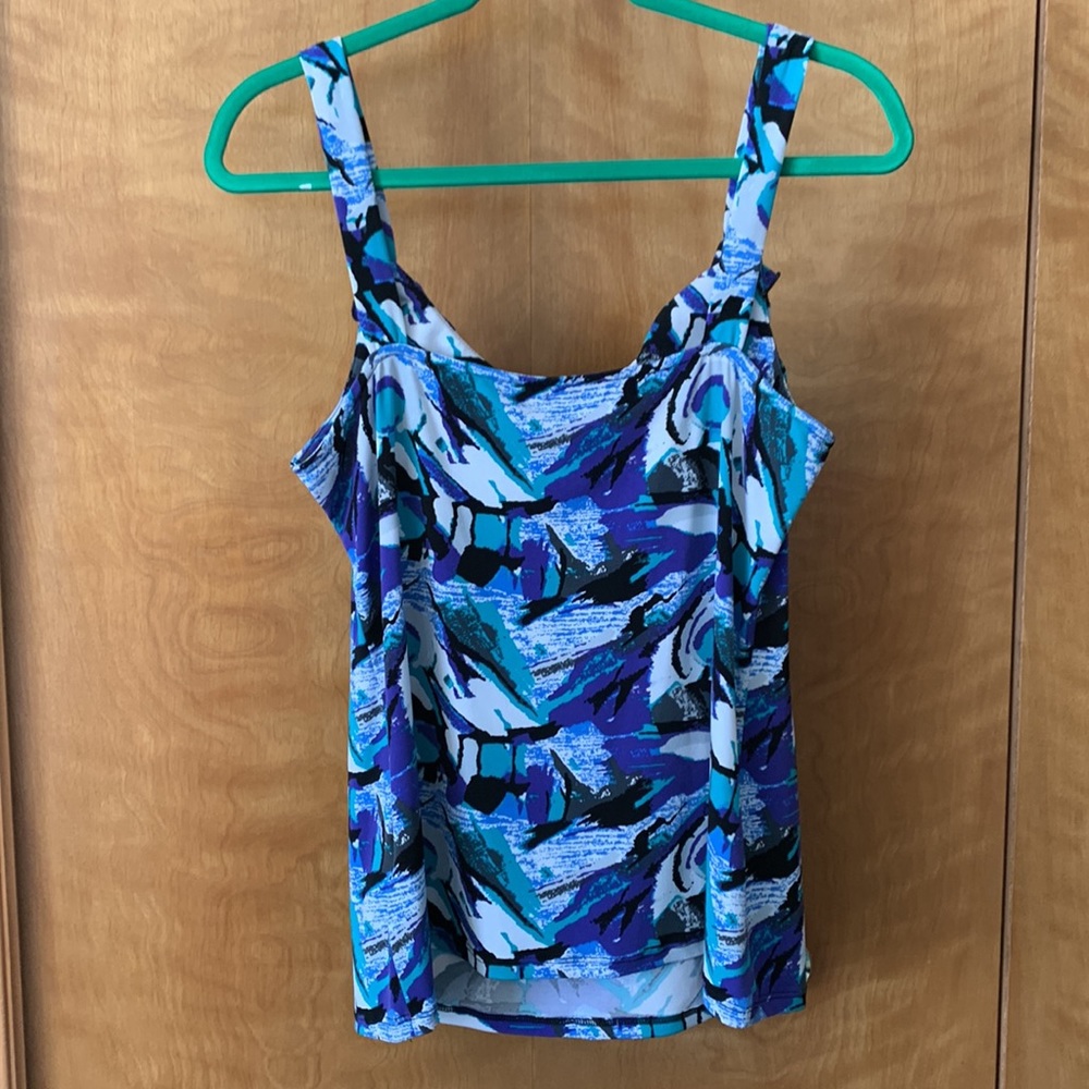 Cleo Abstract Ruffle Tank - Picture 7 of 9